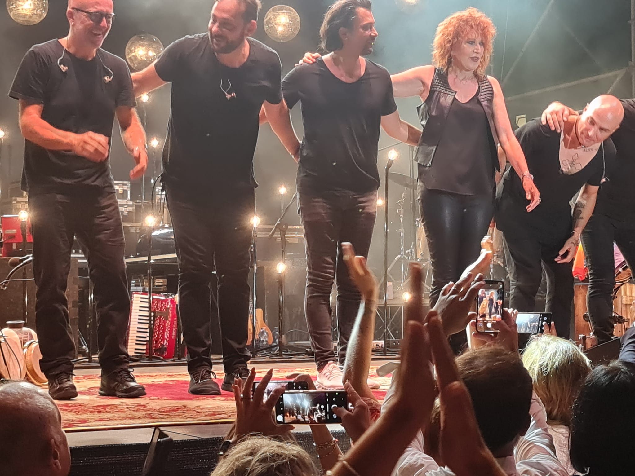 CALABRIA. CETRARO. FIORELLA MANNOIA INFIAMMA IL PUBBLICO