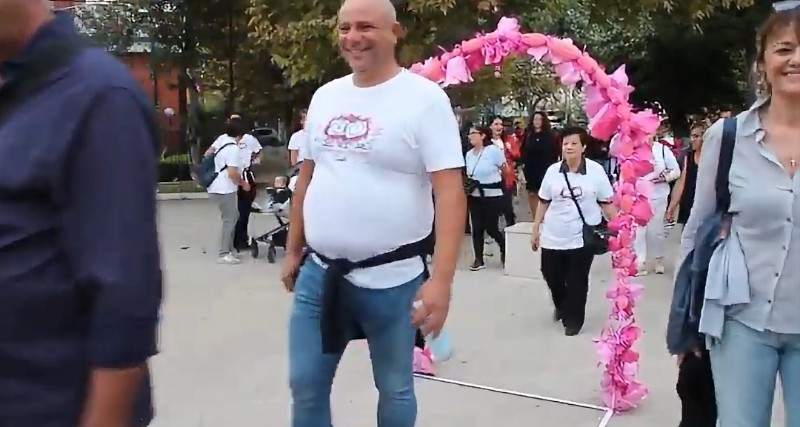 PRAIA A MARE E TORTORA. “PASSEGGIATA IN ROSA”. ALESSANDRA COZZA DI “SANITÀ È VITA”: “LA PREVENZIONE SI FA SEMPRE”