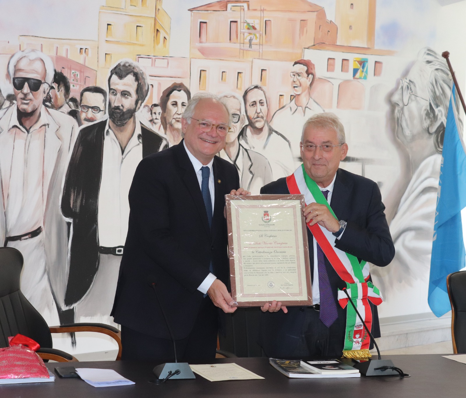 DIAMANTE. CONSEGNATA LA CITTADINANZA ONORARIA A VICENTE CAROPRESO