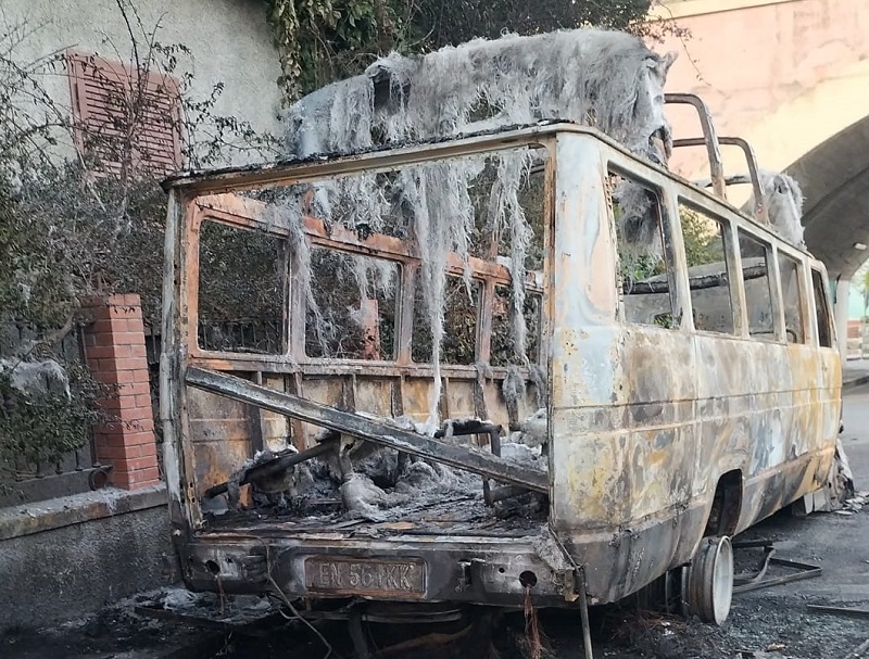 FUSCALDO. SCUOLABUS IN FIAMME NELLA FRAZIONE MARINA