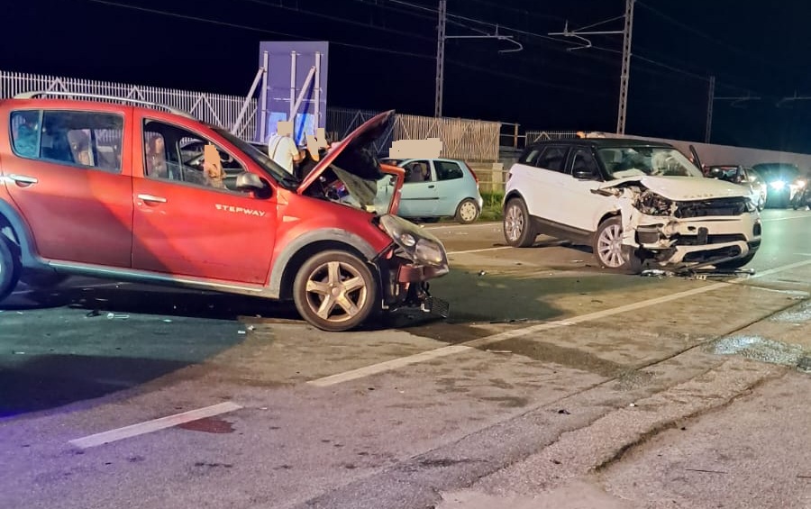 Belvedere Marittimo. “Scontro tra due auto sulla Ss18”. Cinque le persone rimaste ferite