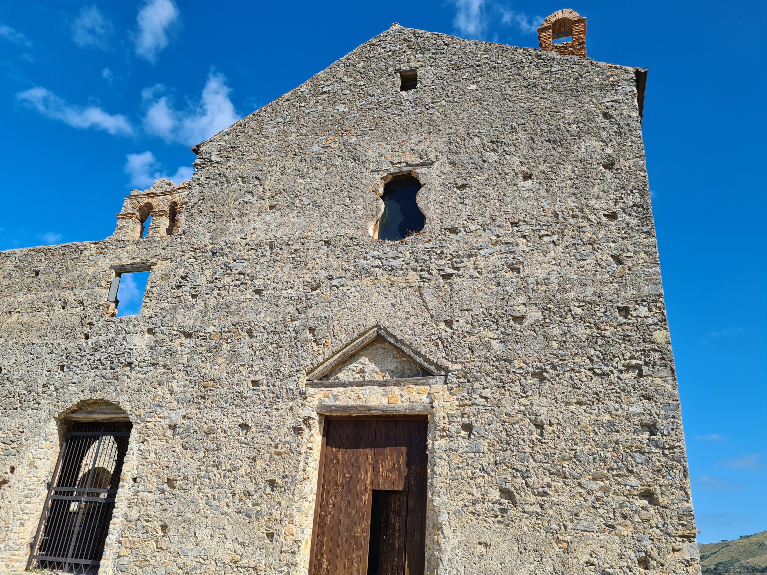 Il Peperoncino Jazz Festival arriva al Convento dei Minimi di Cirella per una serata dedicata a Bob Dylan e Woody Guthrie